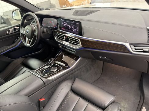 Used 2021 BMW X5 xDrive40i w/ Premium Package image 31