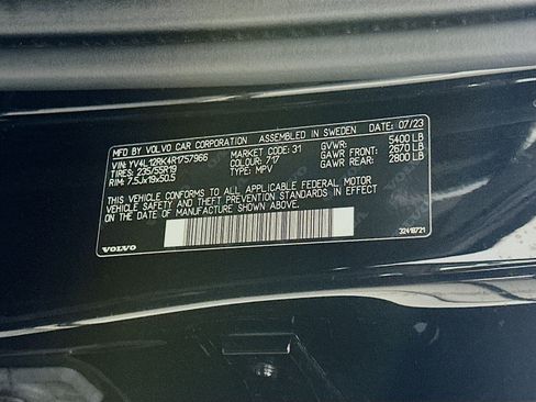 Used 2024 Volvo XC60 B5 Core w/ Climate Package image 12