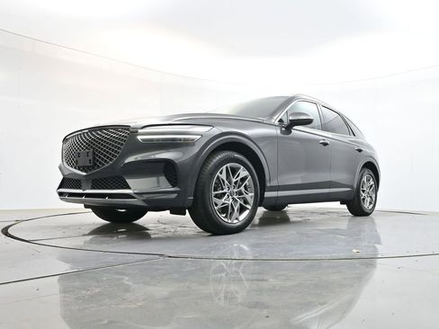 Used 2025 Genesis GV70 2.5T AWD/4WD image 32