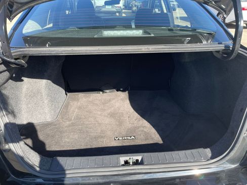 Used 2025 Nissan Versa SV image 30