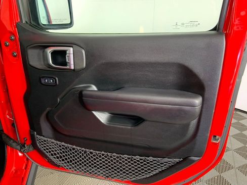 Used 2018 Jeep Wrangler Unlimited Sport S image 16