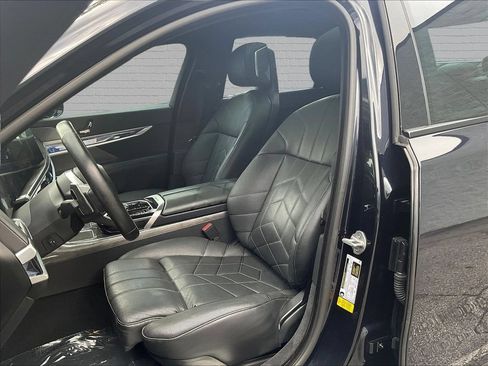 Used 2024 BMW 740i RWD image 20