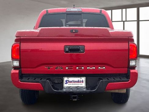 Used 2020 Toyota Tacoma SR image 5