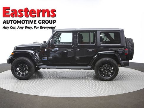 Used 2022 Jeep Wrangler Unlimited Sahara w/ Cold Weather Group image 64