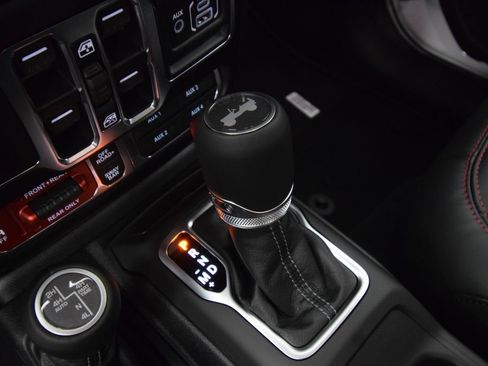 New 2026 Jeep Wrangler Unlimited Rubicon AWD/4WD image 27