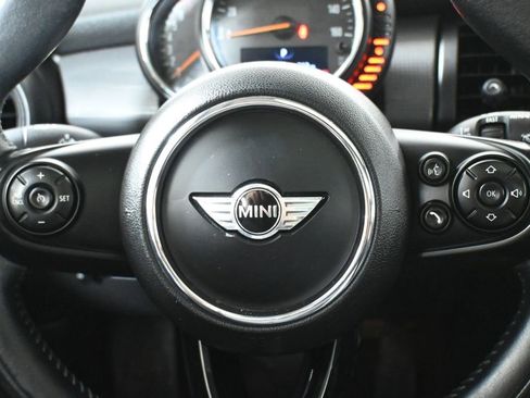 Used 2016 MINI Cooper 4-Door Hardtop image 15