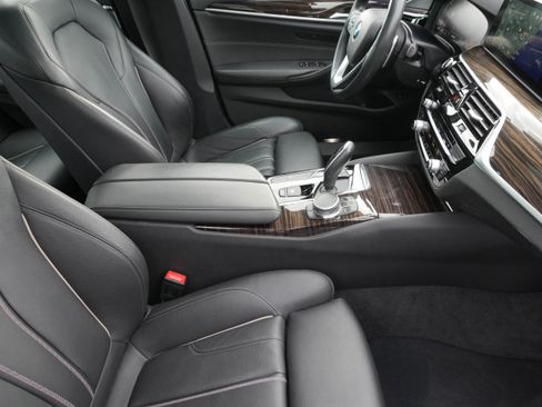 Used 2020 BMW 530i w/ Convenience Package RWD image 13