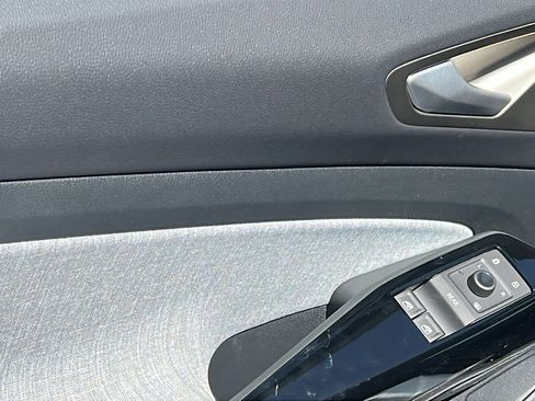 New 2025 Volkswagen ID.4 Pro RWD image 22