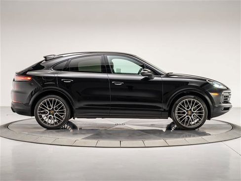 Used 2023 Porsche Cayenne Platinum Edition image 6