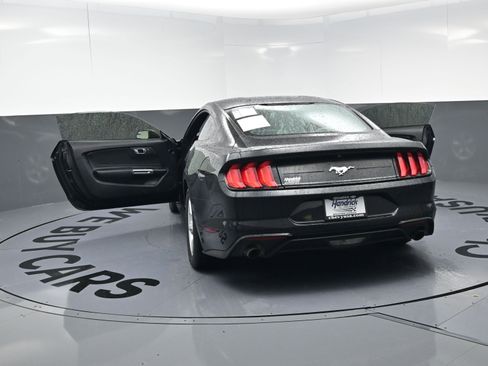 Used 2018 Ford Mustang Coupe image 24
