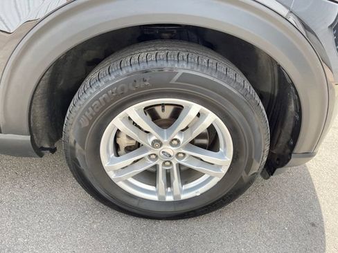 Used 2023 Ford Explorer XLT w/ Equipment Group 202A AWD/4WD image 41