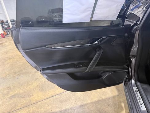 Used 2015 Maserati Quattroporte GTS RWD image 42