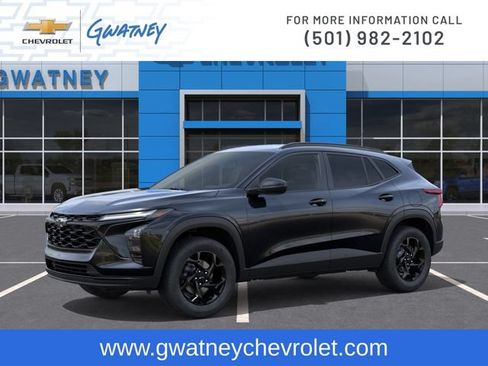 New 2026 Chevrolet Trax LT w/ Midnight Edition FWD image 2