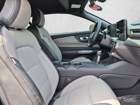 Used 2024 Ford Mustang Convertible RWD image 21