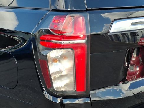 Used 2024 Chevrolet Tahoe High Country image 9