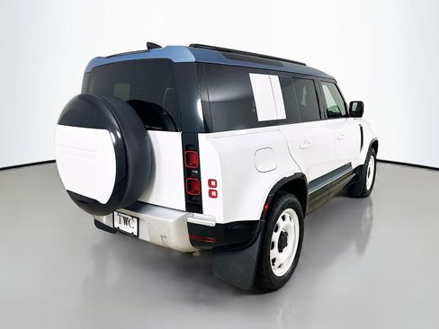 Used 2025 Land Rover Defender 110 S AWD/4WD image 5