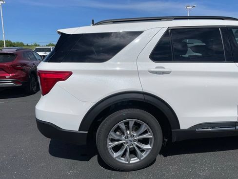Used 2023 Ford Explorer XLT w/ Equipment Group 202A AWD/4WD image 30