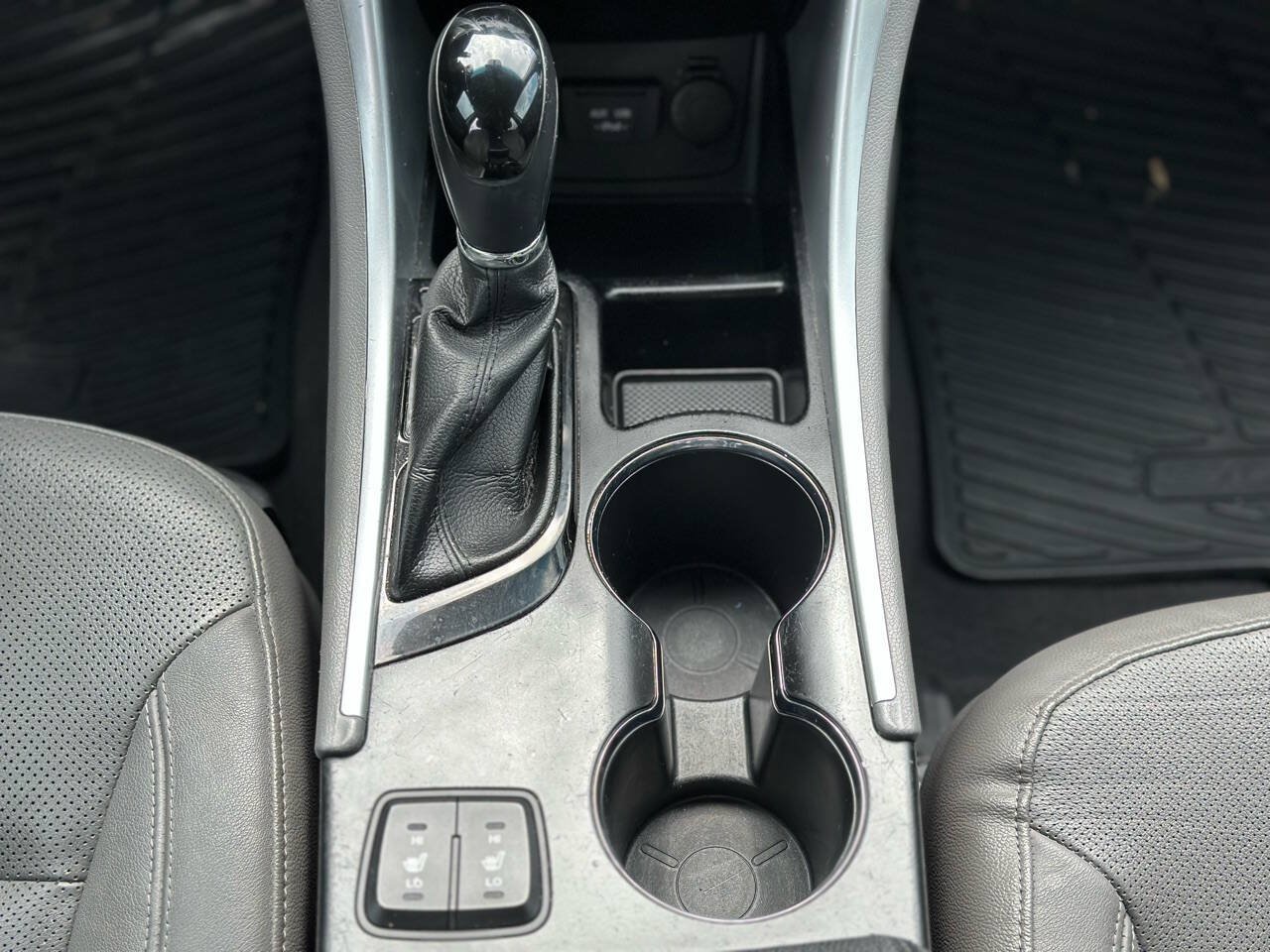 Used 2014 Hyundai Sonata Limited w/ Panoramic Sunroof Package 02 FWD image 19