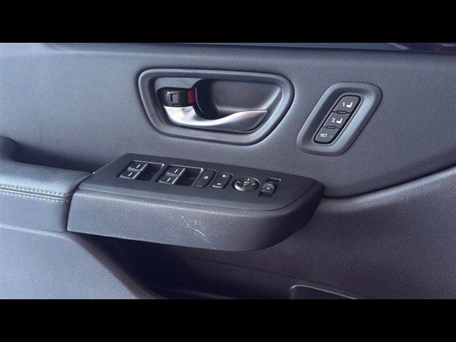 Certified 2025 Honda Pilot Touring image 33