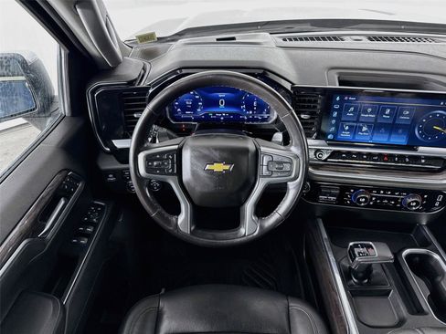 Used 2022 Chevrolet Silverado 1500 LTZ AWD/4WD image 23