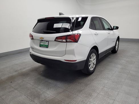 Used 2022 Chevrolet Equinox LS w/ LS Convenience Package image 9