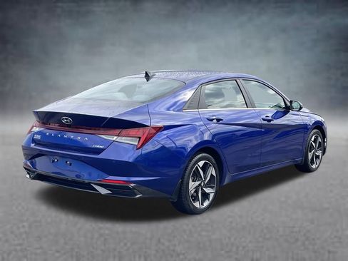 Used 2023 Hyundai Elantra Limited image 3