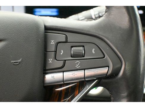 Used 2023 Cadillac Escalade Premium Luxury image 44