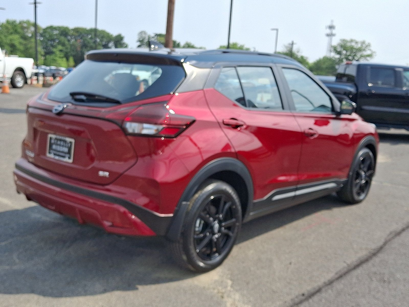 Certified 2023 Nissan Kicks SR w/ SR Premium Package FWD image 7