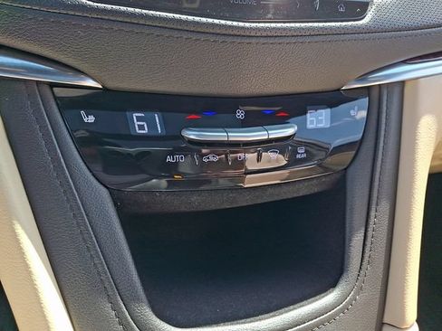 Certified 2018 Cadillac XT5 Luxury w/ Driver Awareness Package AWD/4WD image 16