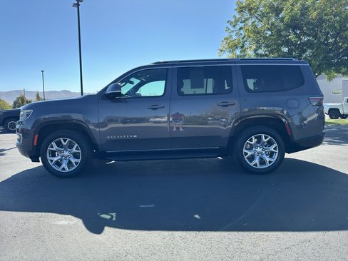 Used 2022 Jeep Wagoneer Series II image 4