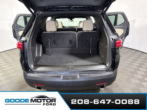 Used 2023 Chevrolet Traverse LT AWD/4WD image 21