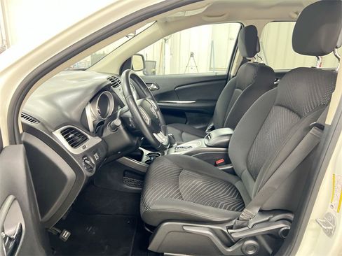 Used 2018 Dodge Journey SE w/ Popular Equipment Group image 17