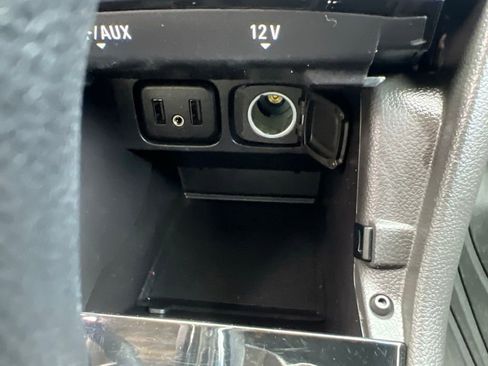 Used 2019 Buick Encore Essence FWD image 57