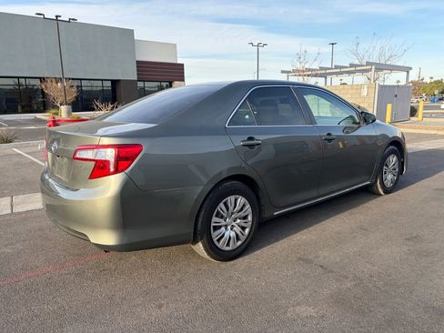 Used 2012 Toyota Camry LE image 4