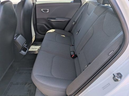 Used 2025 Kia K4 LXS image 17