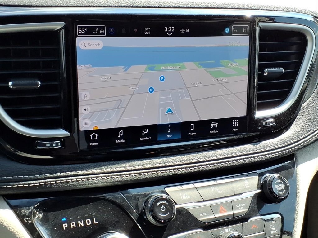 Used 2024 Chrysler Pacifica Limited FWD image 13