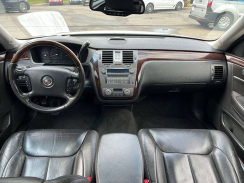 Used 2011 Cadillac DTS Luxury FWD image 24