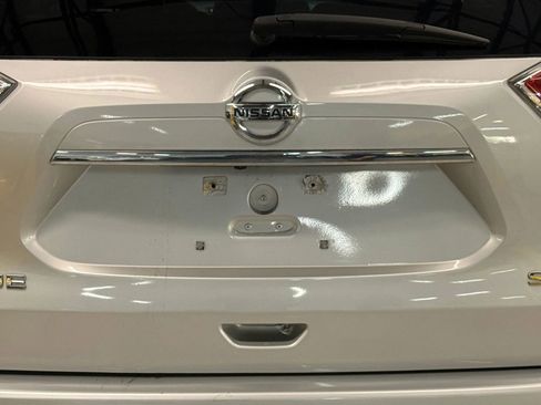 Used 2016 Nissan Rogue SV w/ SV Premium Package AWD/4WD image 11