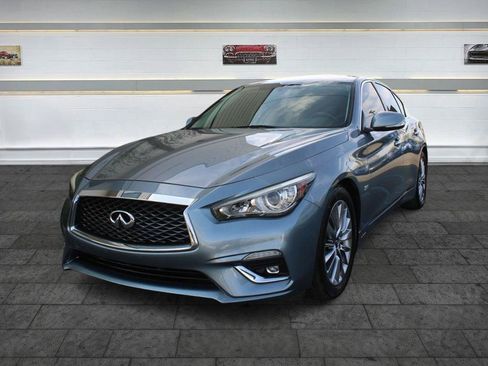Used 2018 INFINITI Q50 Luxe w/ Essential Package (3.0T Luxe) RWD image 3