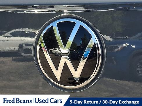 Certified 2023 Volkswagen Taos SE w/ Panoramic Sunroof Package AWD/4WD image 30