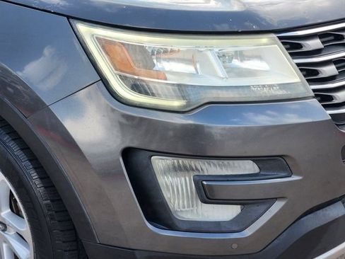 Used 2016 Ford Explorer XLT w/ Equipment Group 202A FWD image 9