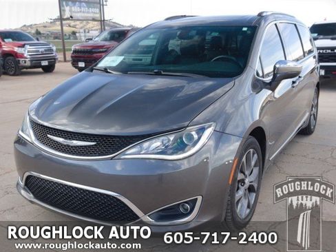 Used 2020 Chrysler Pacifica Limited FWD image 1