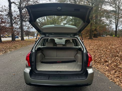 Used 2009 Subaru Outback 2.5i Special Edition image 8