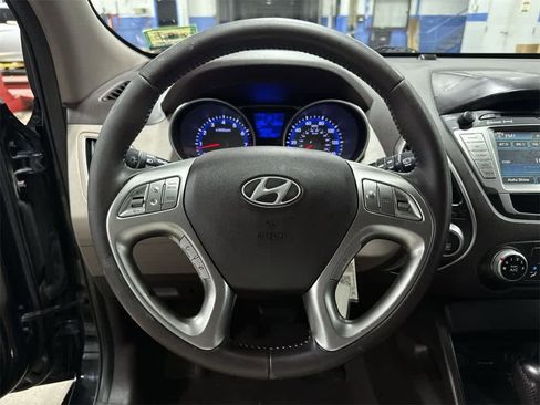 Used 2011 Hyundai Tucson GLS w/ Navigation Pkg 2 image 18