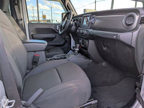 Used 2023 Jeep Wrangler Sport image 17