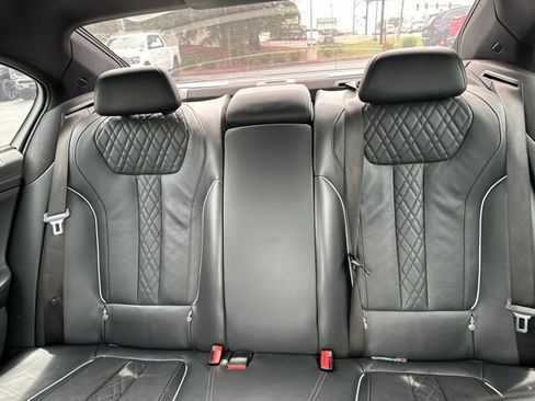 Used 2017 BMW 750i RWD image 12