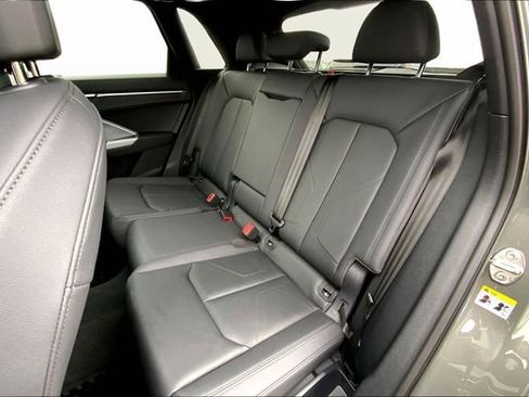 Used 2023 Audi Q3 2.0T Premium Plus w/ Premium Plus Package image 18