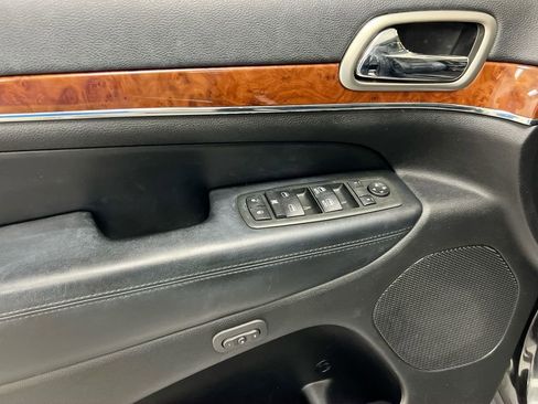 Used 2013 Jeep Grand Cherokee Limited w/ Luxury Group II image 21