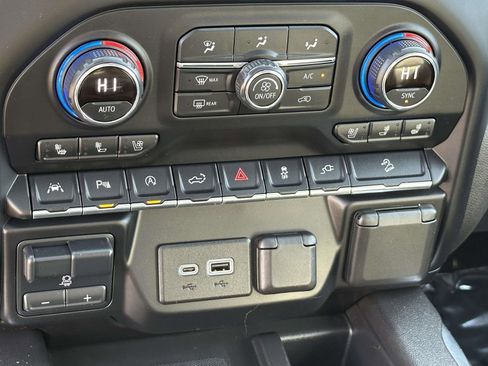 Used 2020 Chevrolet Silverado 1500 LTZ w/ LTZ Premium Package image 12