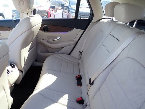 Used 2022 Mercedes-Benz GLC 300 4MATIC image 17